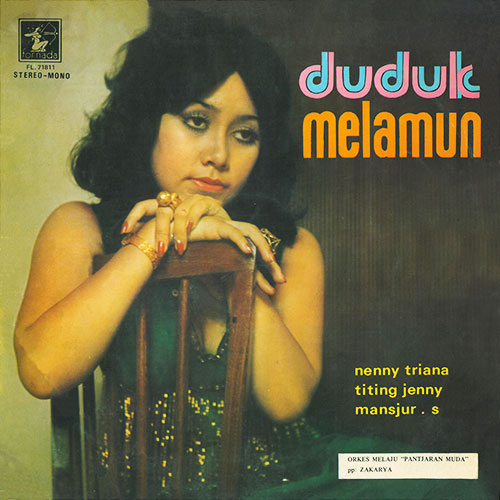 Duduk Melamun